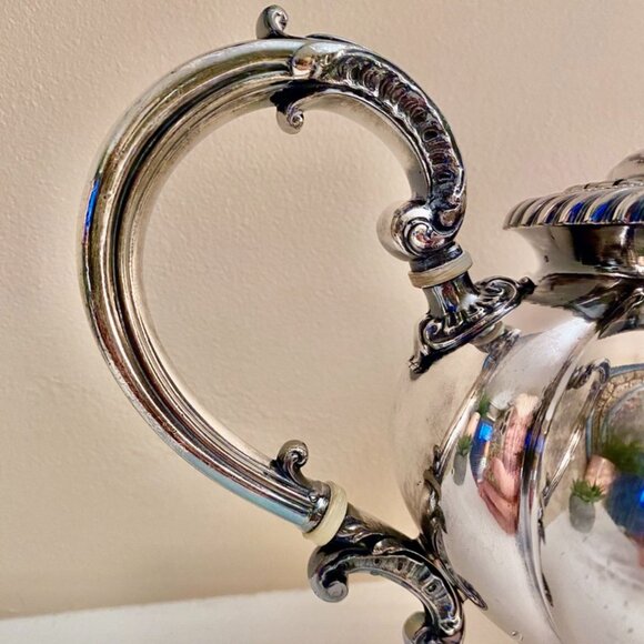 Vintage Silverplate Reed & Barton Teapot - Picture 5 of 13